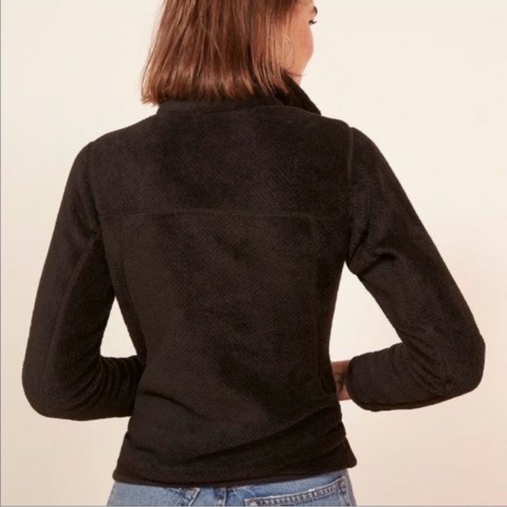 Patagonia Charcoal Fleece with Cream Accent - Picture 5 of 10